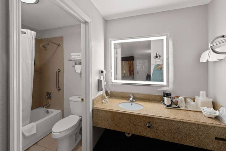 Room 15 of 29
