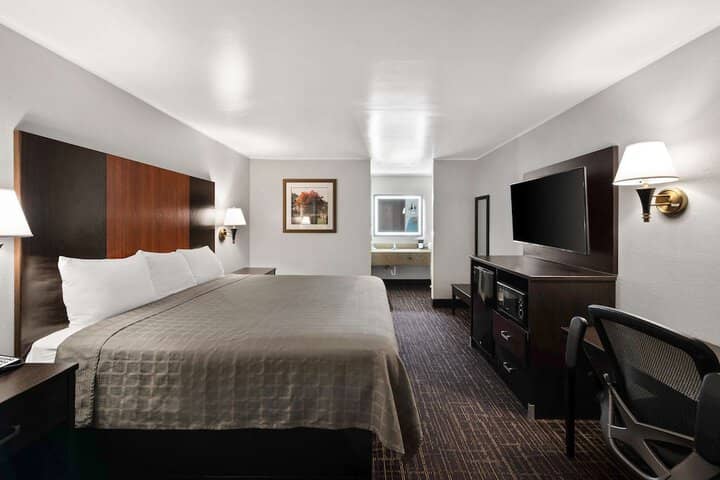 Room 8 of 29