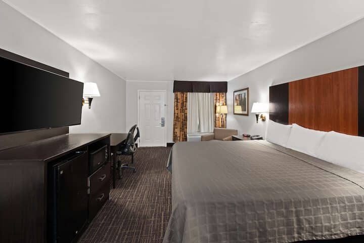 Room 6 of 29