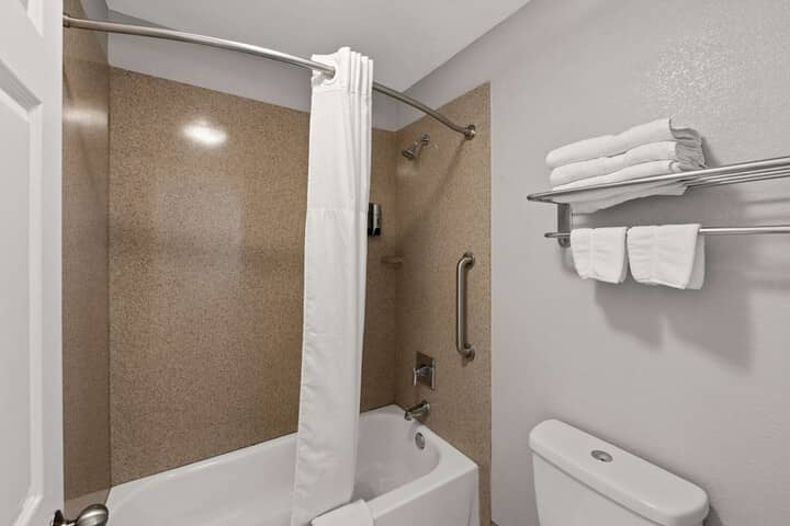 Room 17 of 29