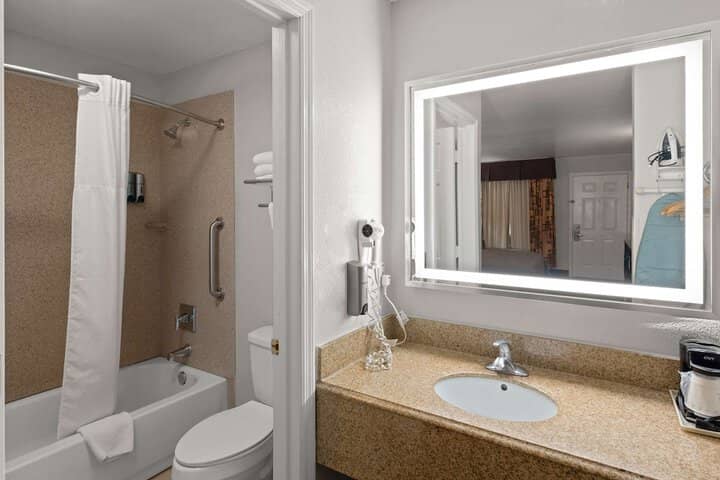 Room 14 of 29