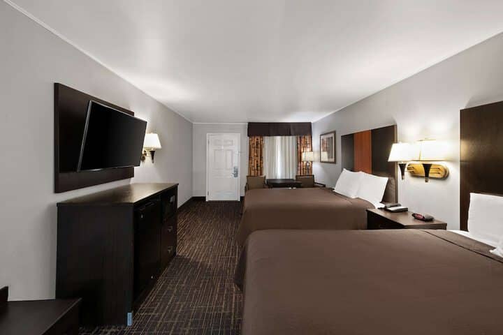 Room 13 of 29
